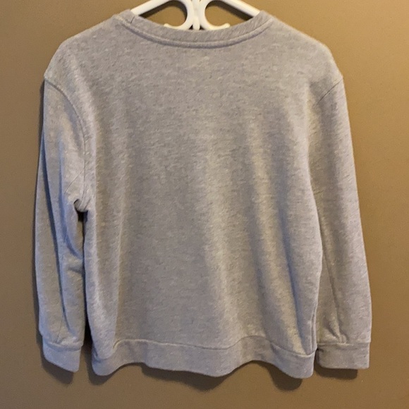 grey sweater. - Picture 4 of 4